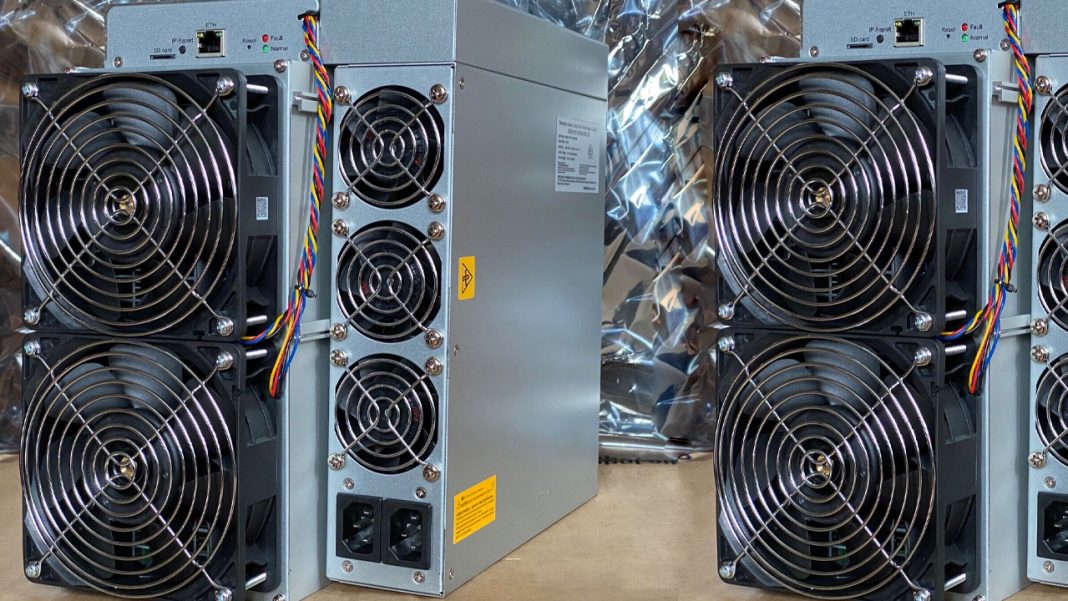 iris-energy-boosts-self-mining-capacity-with-4.4-eh/s-of-new-bitmain-bitcoin-mining-rigs