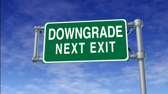 analyst-downgrades-coinbase,-sees-exchange’s-market-price-dropping-25%-–-details